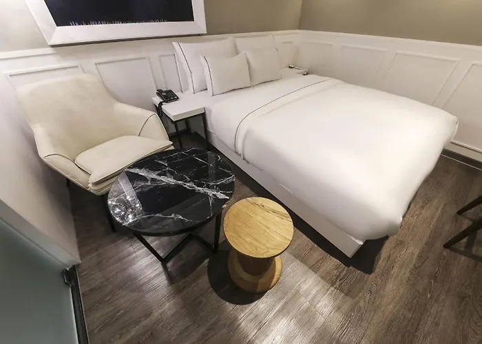 Forestar Sinchon Hotel