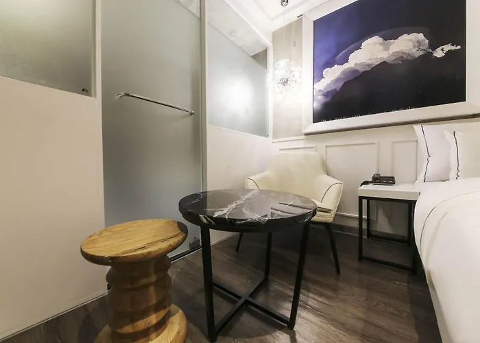 Forestar Sinchon Hotel 2*