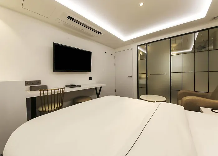 Forestar Sinchon Hotel