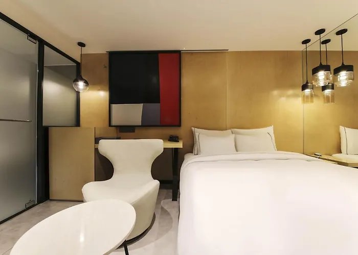 Forestar Sinchon Hotel