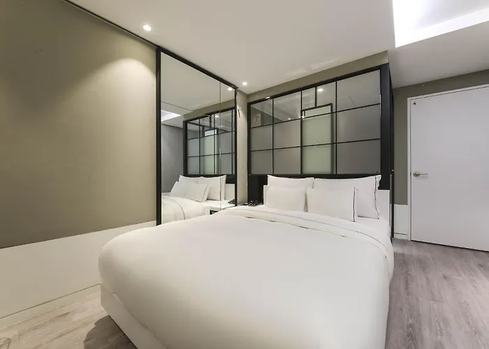 Forestar Sinchon Hotel 2*